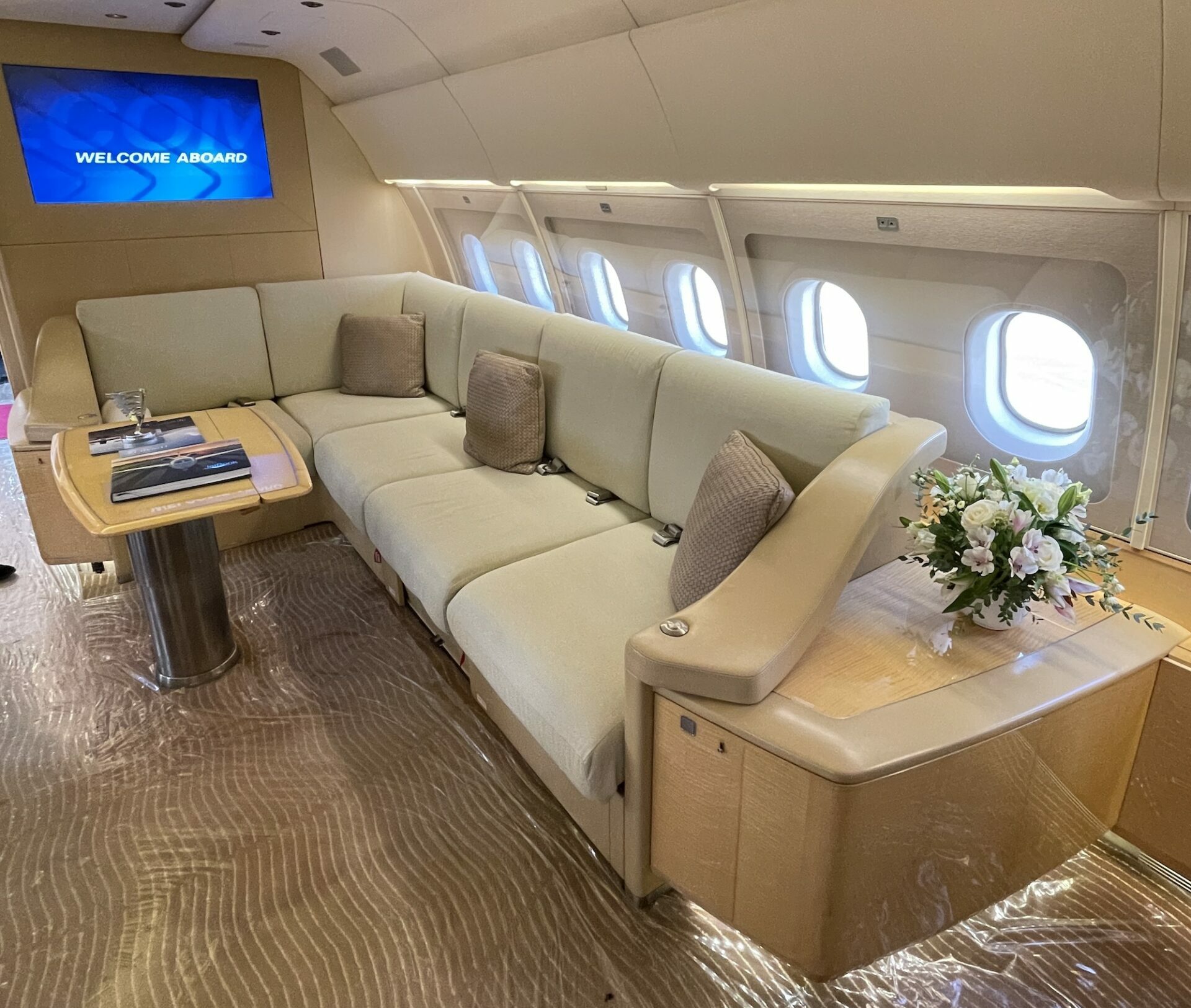 ספות, כורסאות וטלוויזיה על סיפון מטוס A319ACJ