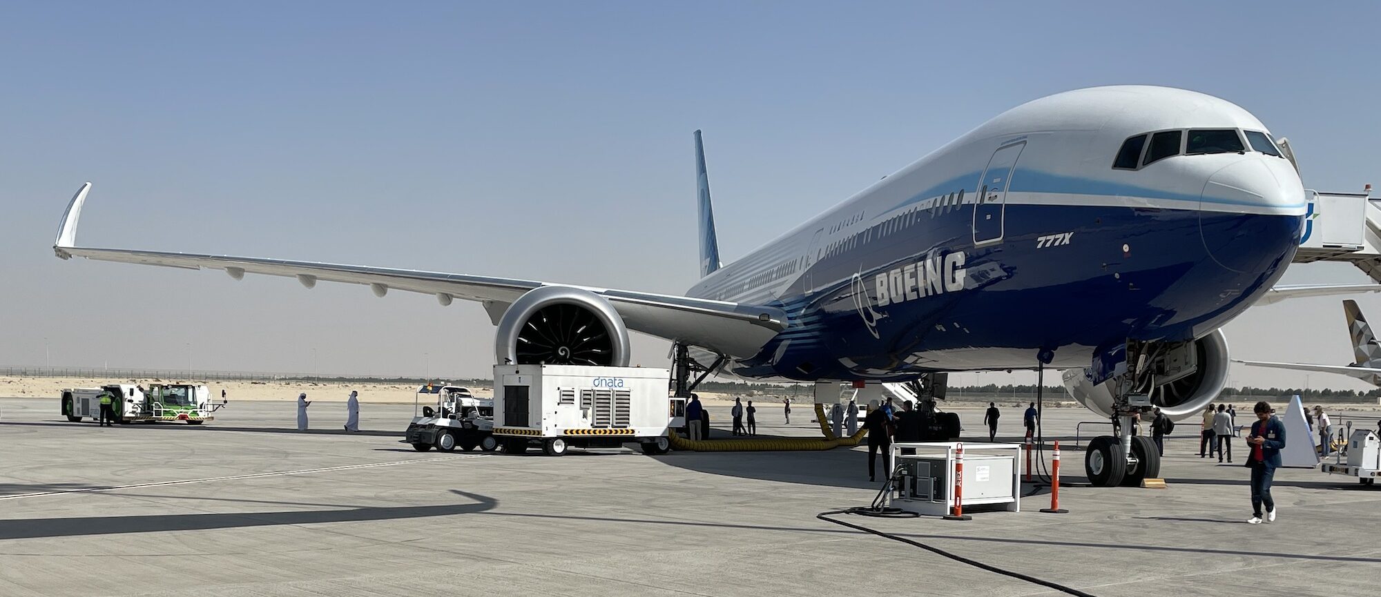 מטוס 777-9 של חברת בואינג בתערוכת Dubai Air Show