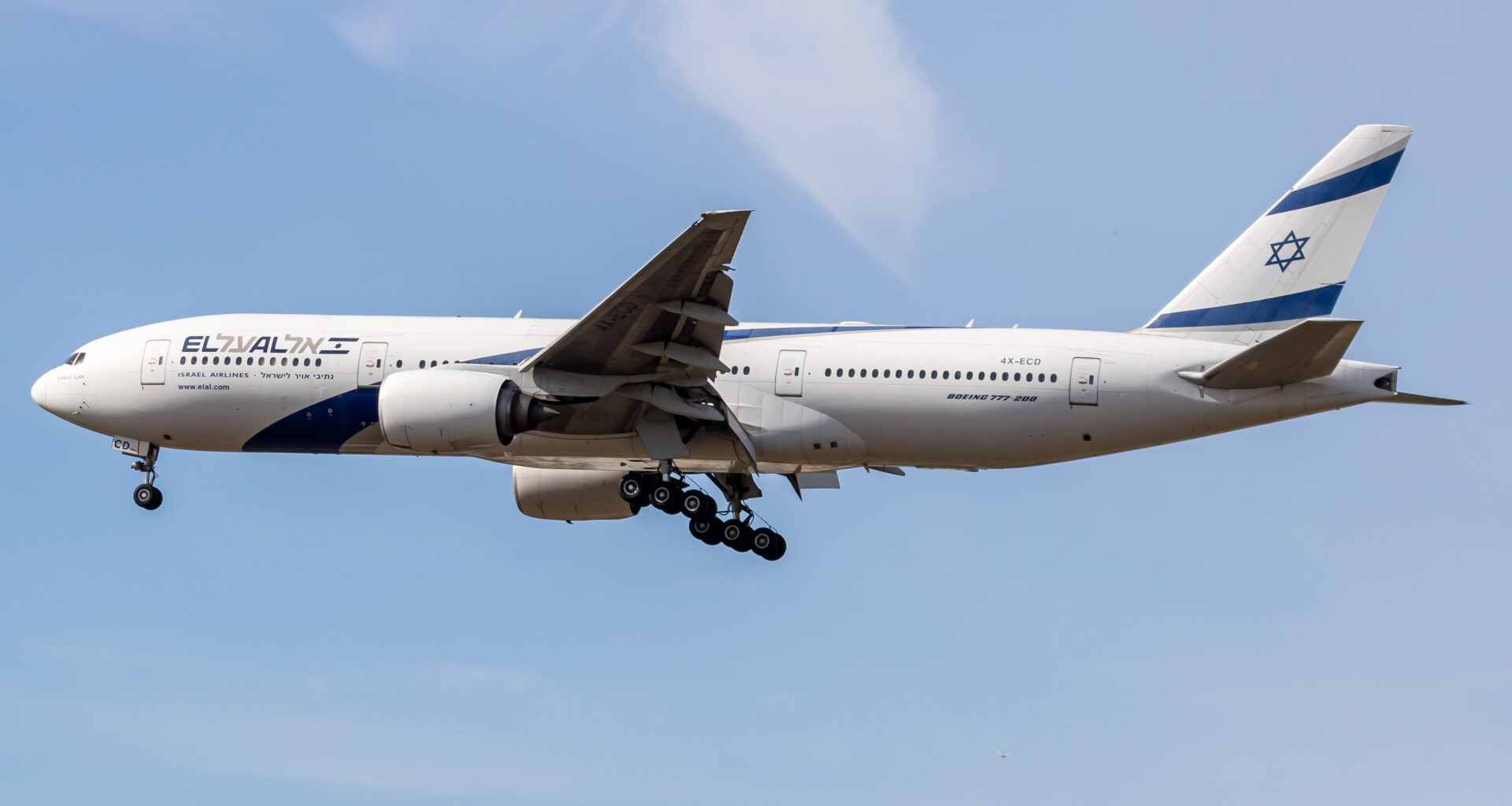 מטוס 777-200 של אל על שנושא את רישום 4X-ECD