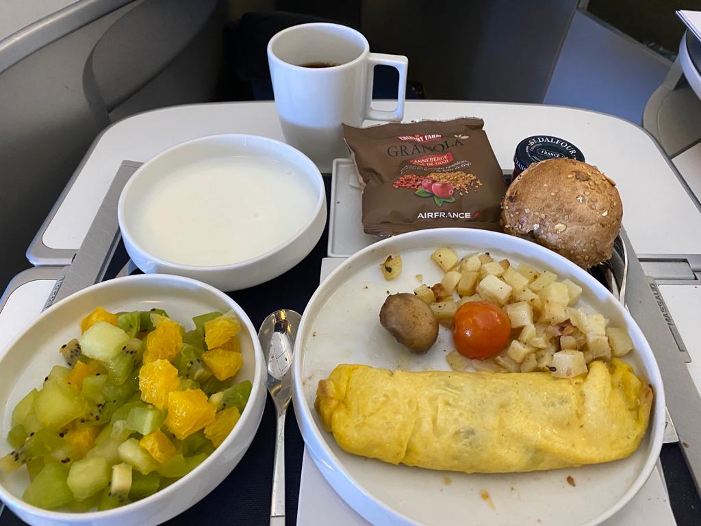ארוחת בוקר בטיסת אייר פראנס