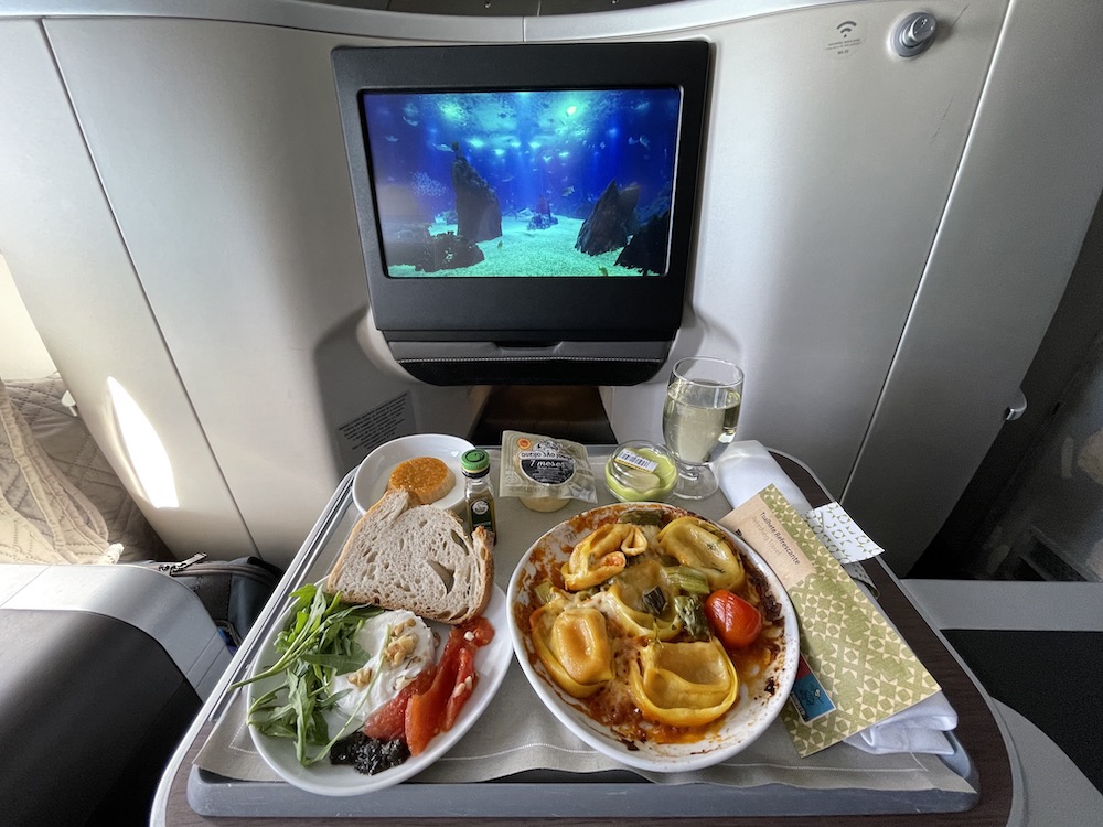 ארוחת צהריים בטיסת טאפ מליסבון לתל אביב