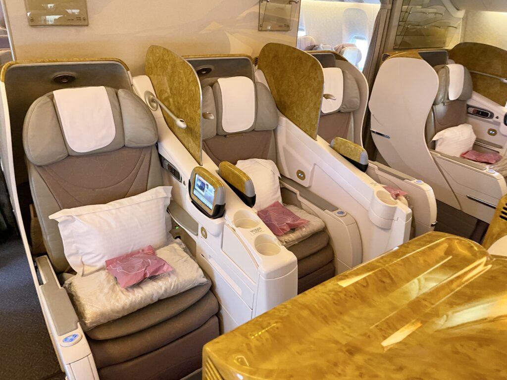 מחלקת עסקים במטוסי 777-300 אמירייטס