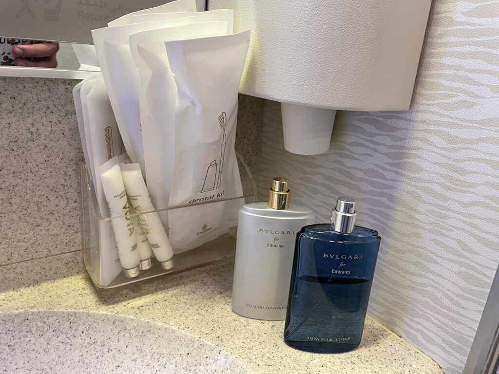 מוצרי נוחות בשירותי המטוס של אמירייטס