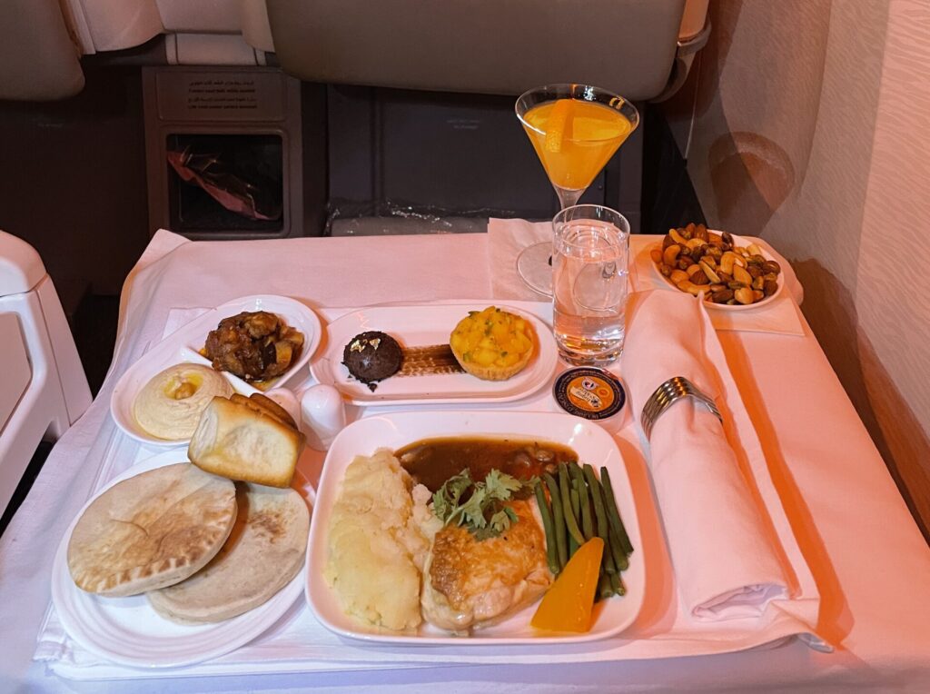 ארוחת ערב במחלקת עסקים של אמירייטס