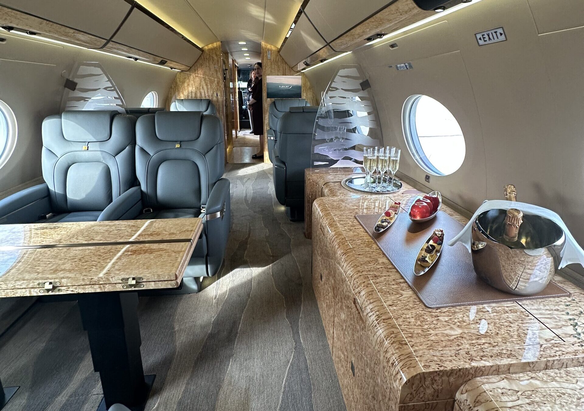 חלל הפנים במטוס ה-Gulfstram G650 של חברת Flexjet