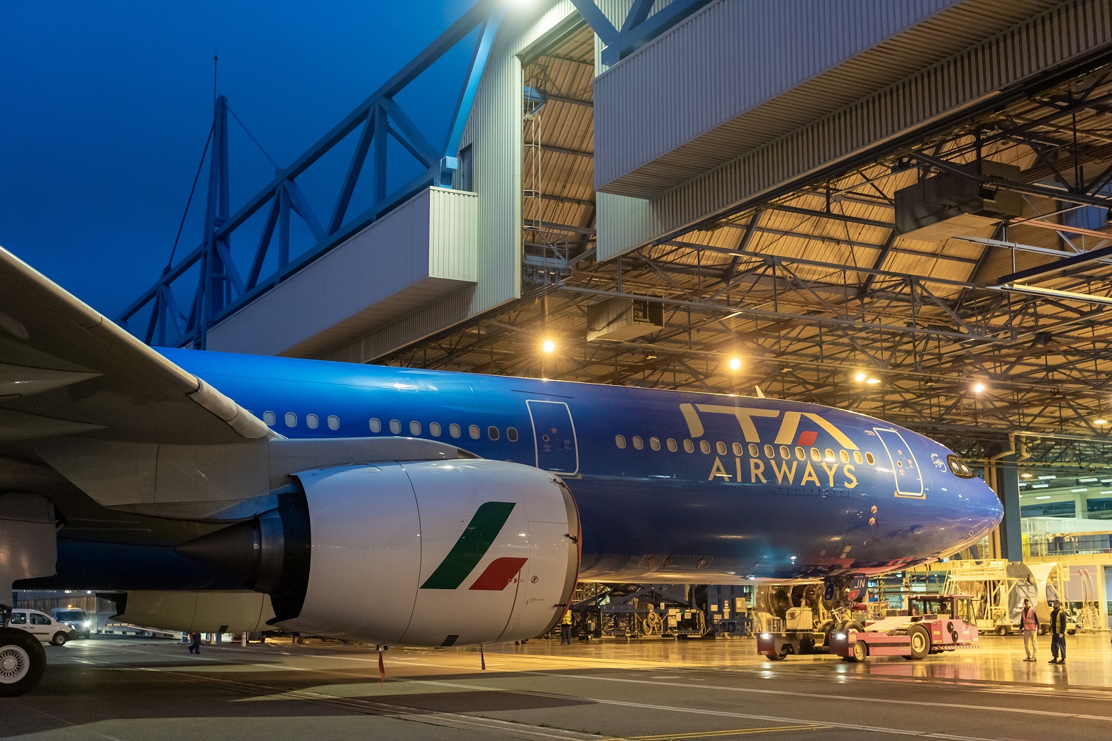 מטוס A330neo של חברת איטה איירווייז