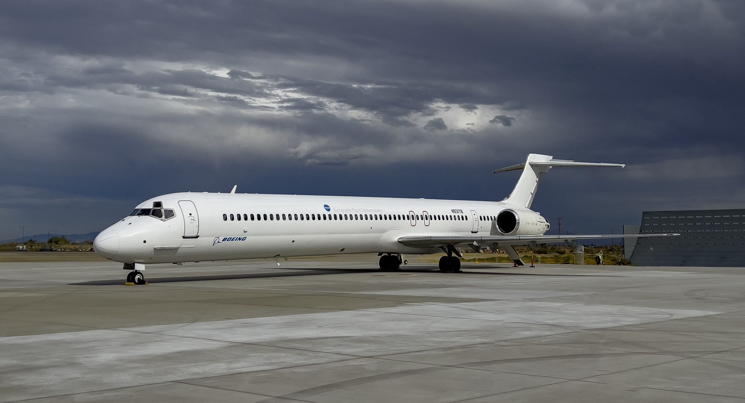 מטוס MD-90 שייעבור הסבה